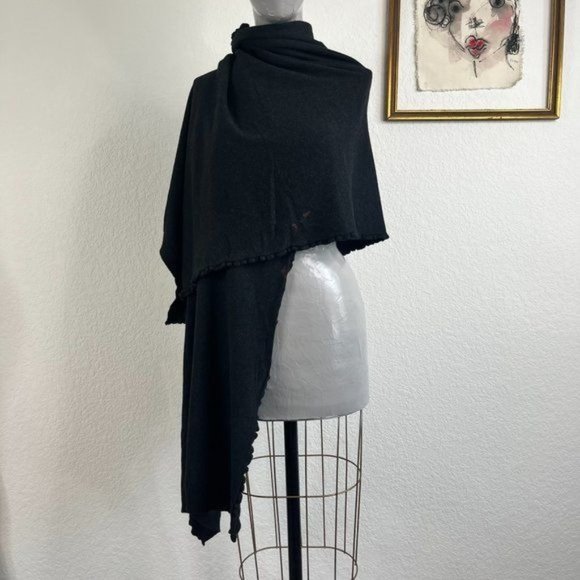 lululemon athletica Accessories - Lululemon Knit Ruffle Sweater Scarf